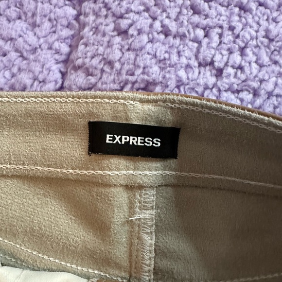 Express - Picture 5 of 6